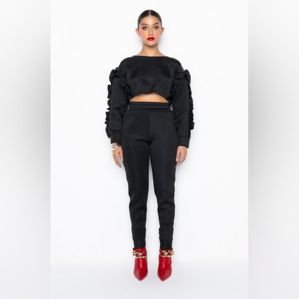 The Weekend Ruffle Scuba Crop Sweatshirt, Black, Size Small